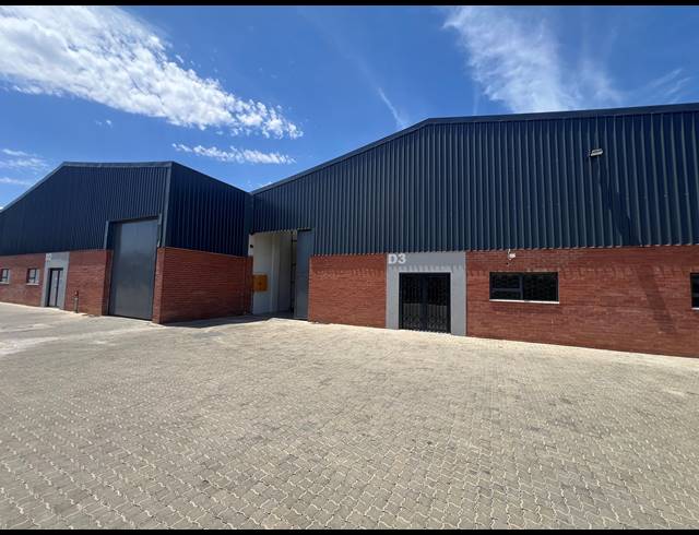 1,214M² WAREHOUSE TO LET IN COSMO BUSINESS PARK